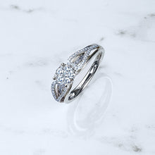 Load image into Gallery viewer, Round-Shaped Illusion Vintage Style Ring
