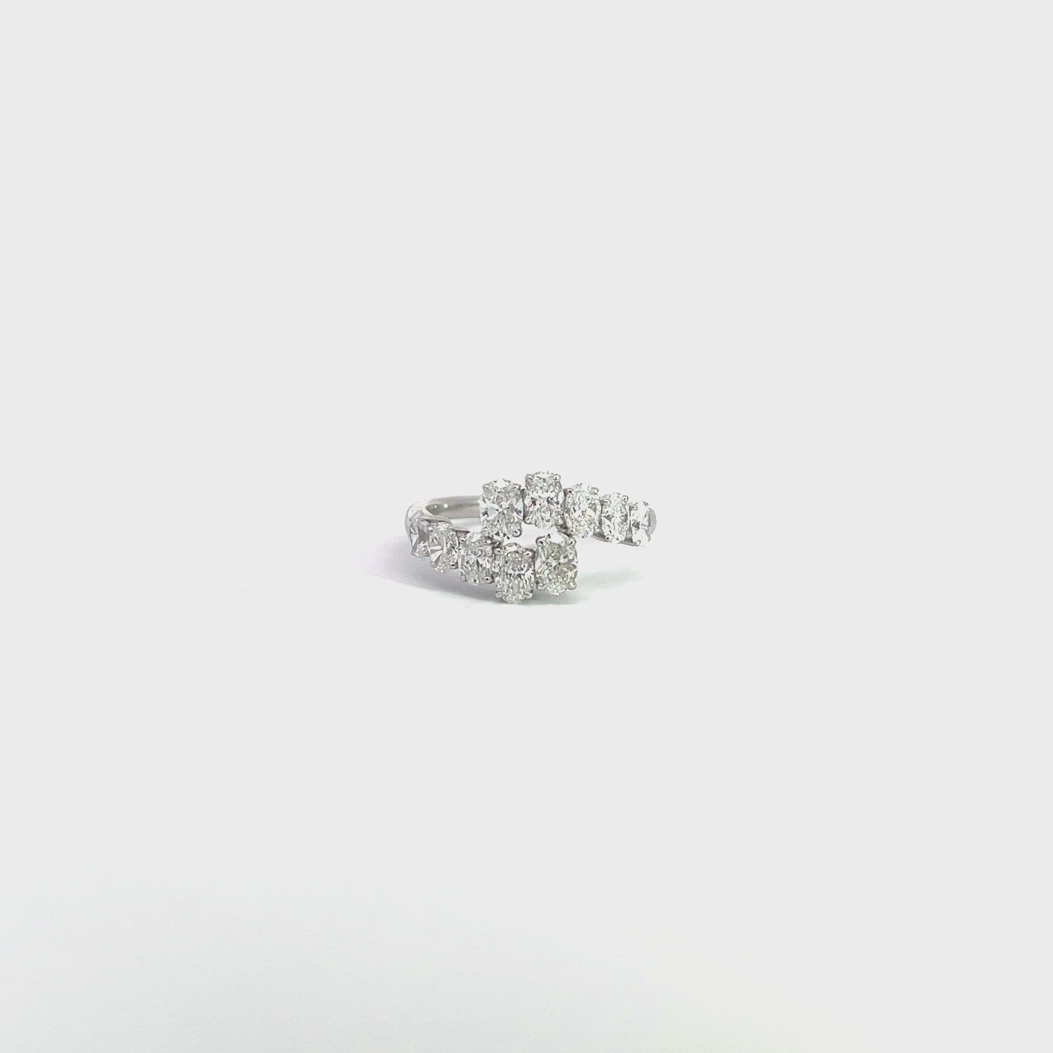 18K White Gold Open Ring with Oval Cut Diamonds