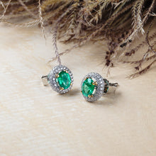 Load image into Gallery viewer, Emerald And Diamond Stud Earrings MD05916
